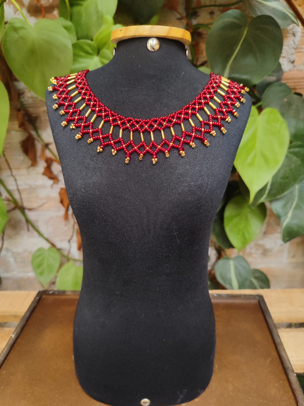 Colar Gola Franzido Vermelho