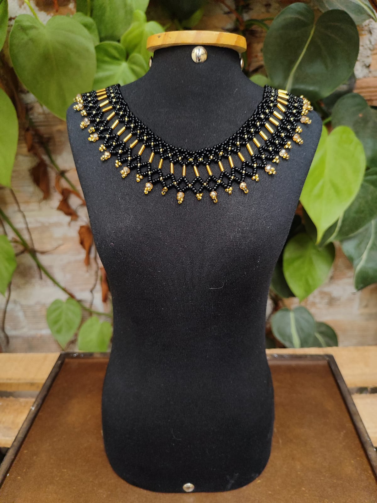 Colar Gola Franzido Preto
