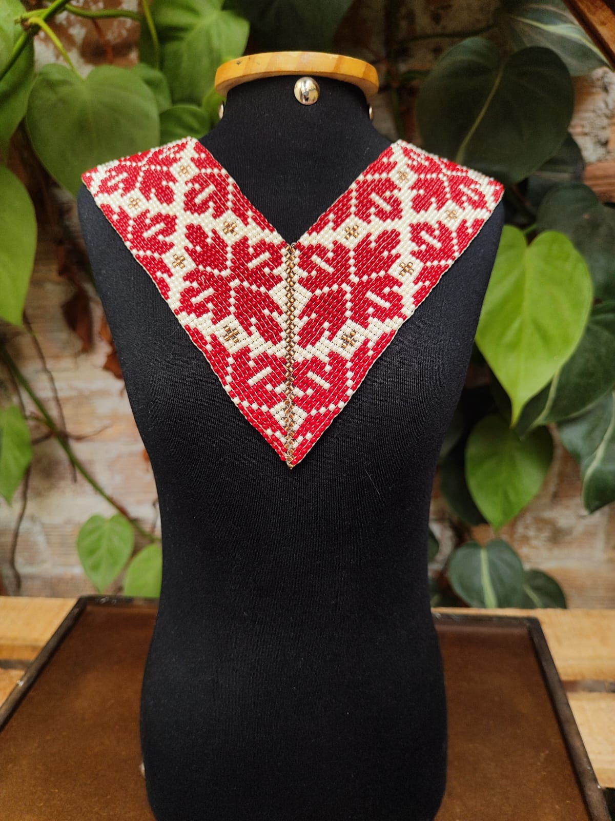Colar Gola V Vermelho